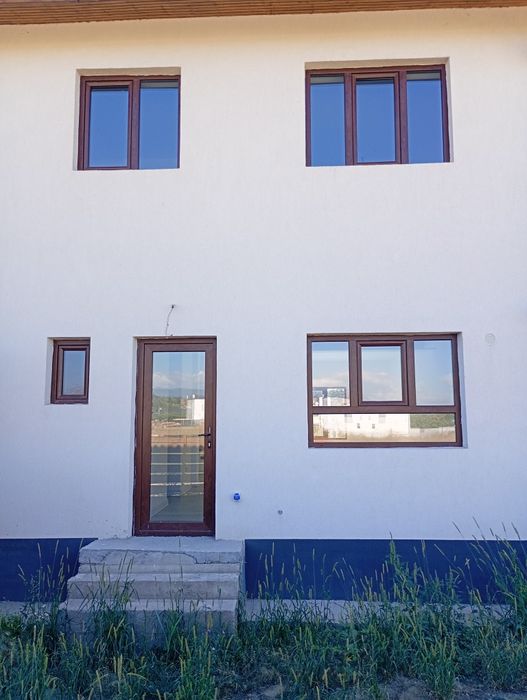 Casă tip duplex - zona Calea Tismanei