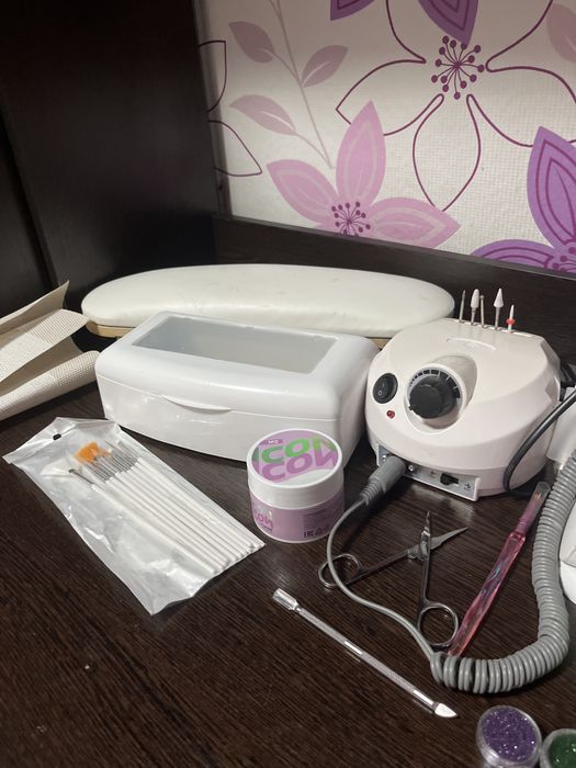 Продам Маникюрный набор в отличном состоянии