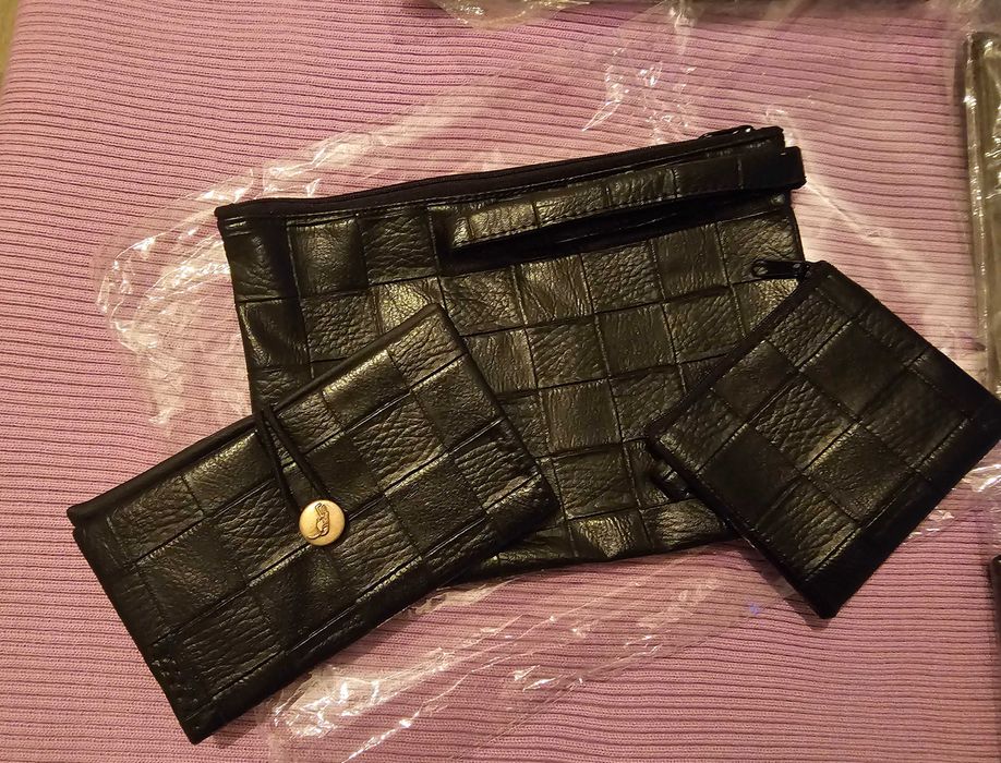 Ръчна изработка:портмонета,чанти,калъф за тютюн,малки протмонета