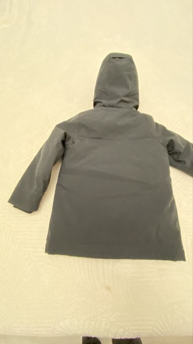 Продам детскую куртку.