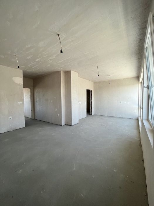 Четиристаен апартамент с 2 гаража