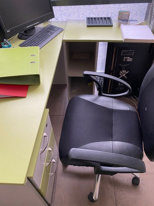 Комплект офис обзавеждане