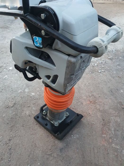 Betoniera tractabila Altrad 300l hibrida  benzina/electric vand/chirie