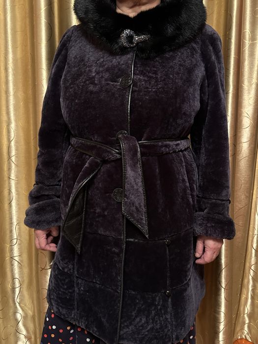 Красивая, лёгкая шуба.