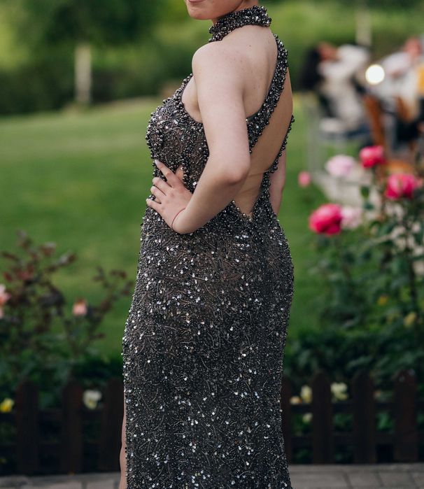 Официална рокля с пайети и камъни