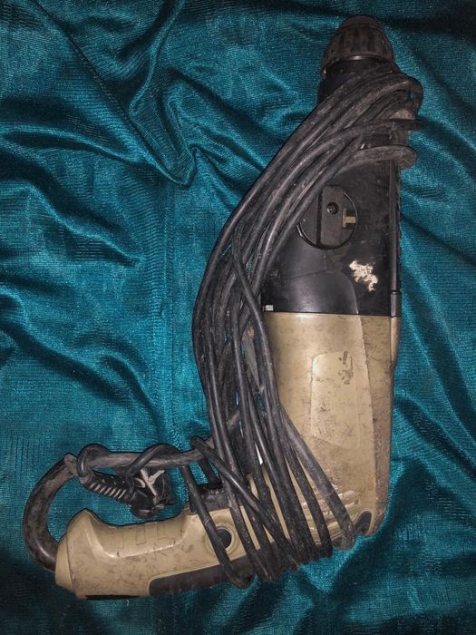 Продам перфоратор CROWN CT 18032