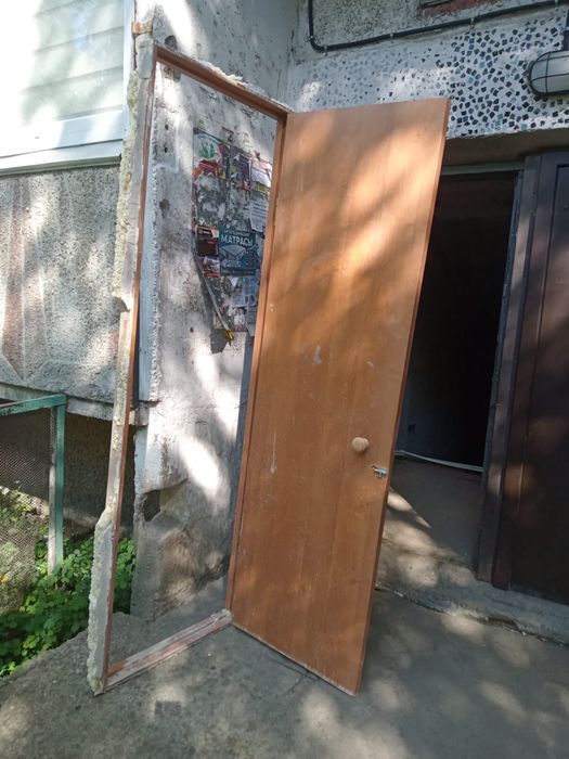 Продам межкомнатные двери