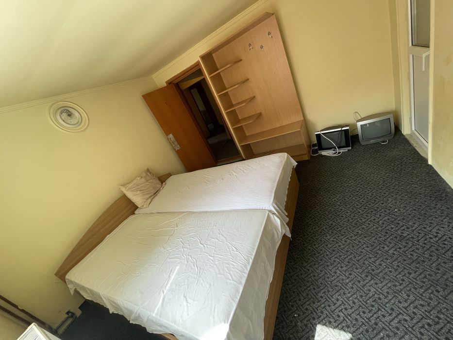 Pensiune in statiunea rânca , lînga vîrful păpușa