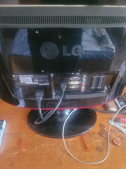 Продавам телевизор LG