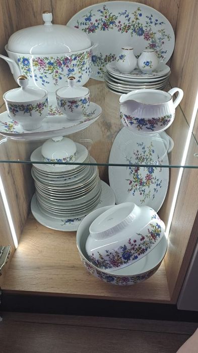 Продам столовый сервиз