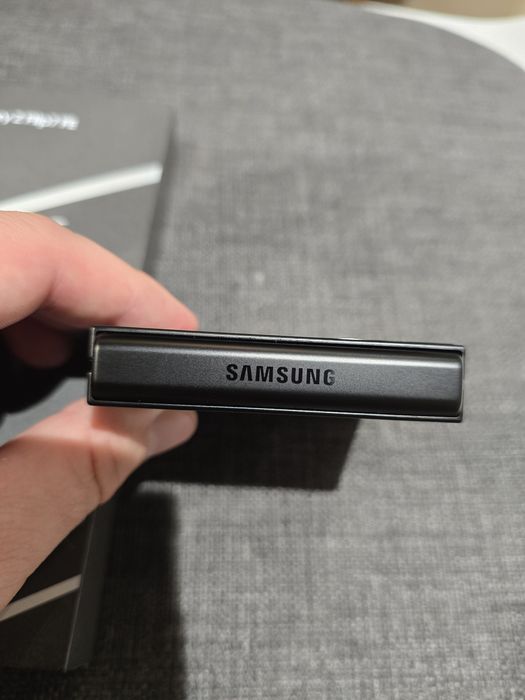 Samsung z flip 7 fe