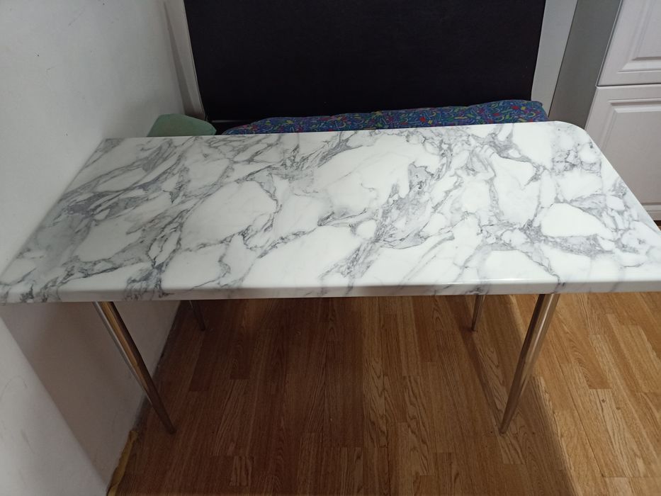 Продам стол кухонный