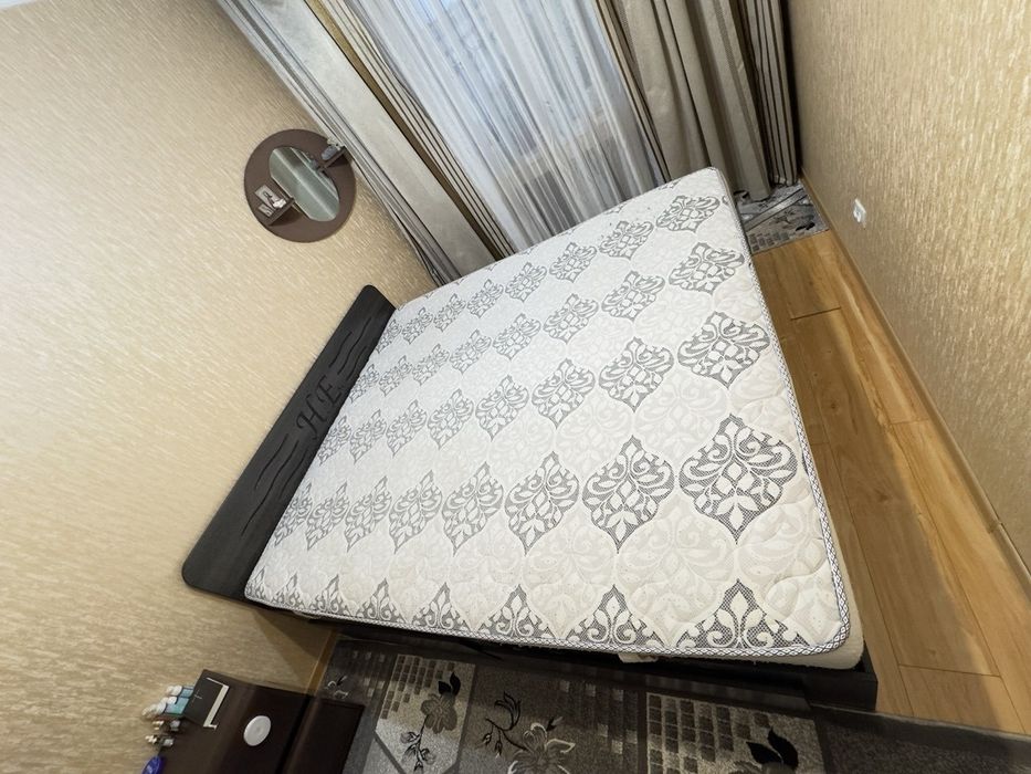 Кровать большая.220 см на 200 см.