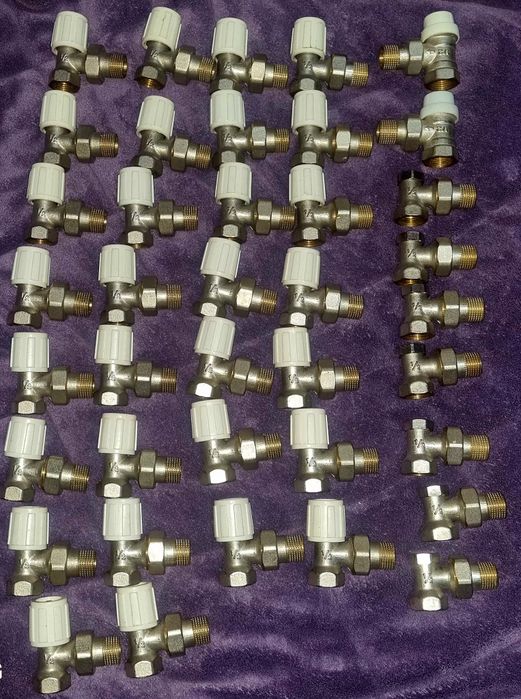 Vand robineti calorifer tur si retur noi 1/2"