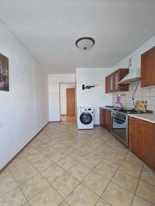 Продам 2 кв 71квм по Молдагуловой