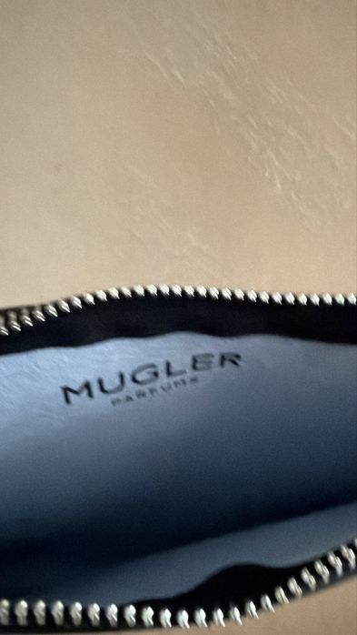 Козметичен несесер за козметика Mugler Laura Mercier