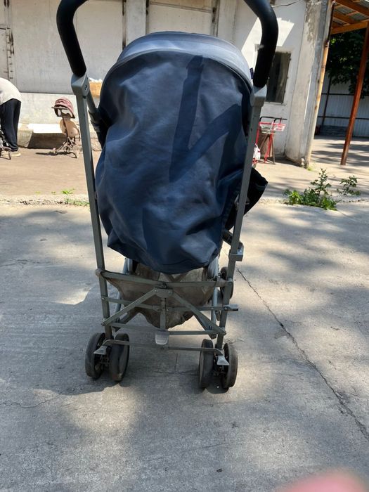 Продам прогулочную коляску Chicco London
