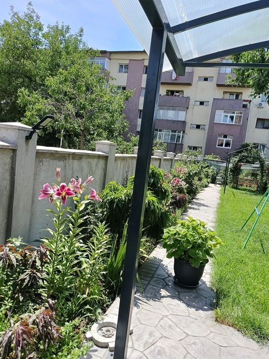 Închiriez  etaj  la casa