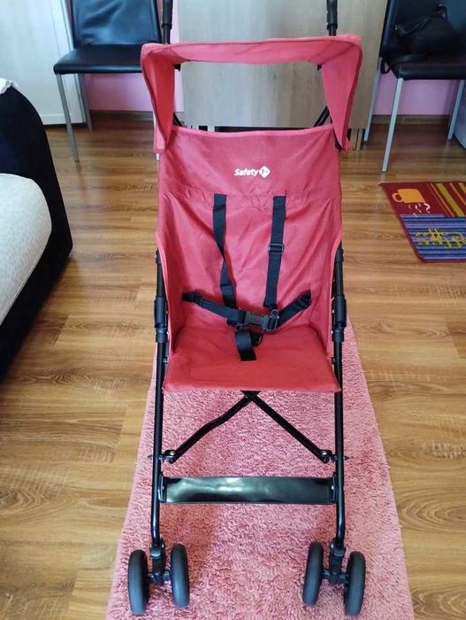 Cărucior pliabil pentru copii tip umbrelă. 100 RON