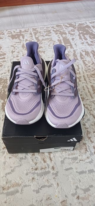 Кроссовки Adidas