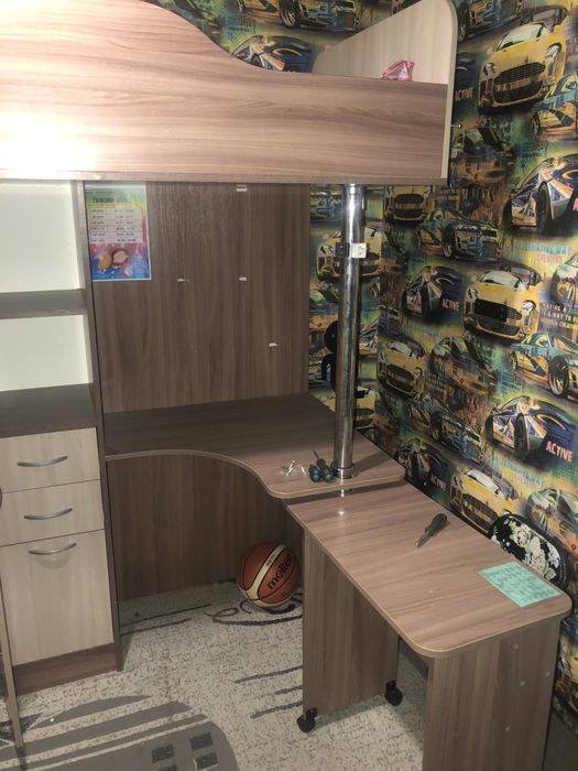 Продам двухъярусную кровать