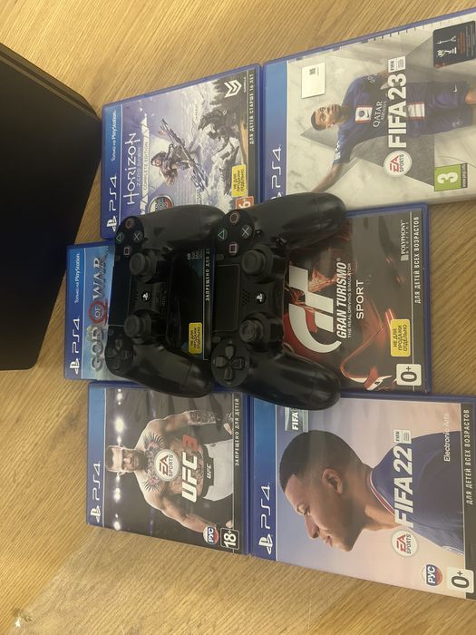 PS4 в хорошем состоянии