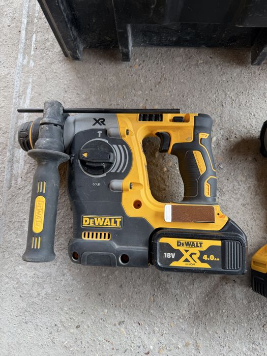 Dewalt DCH273 перфоратор +лед фенер