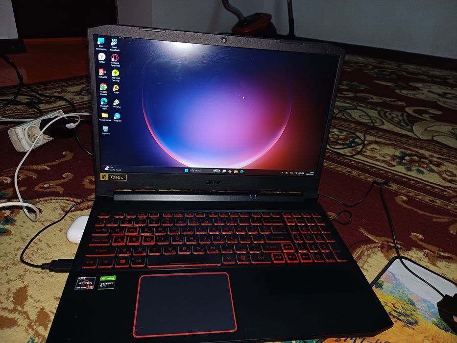 Acer. Nitro  5...