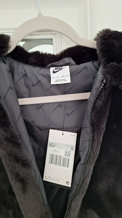 Дамско палто Nike Fur XS