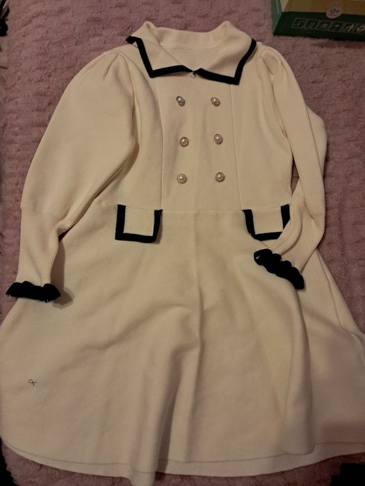 Детски дрехи за момиче 4- 5 години. осени в много добро състояниуе.