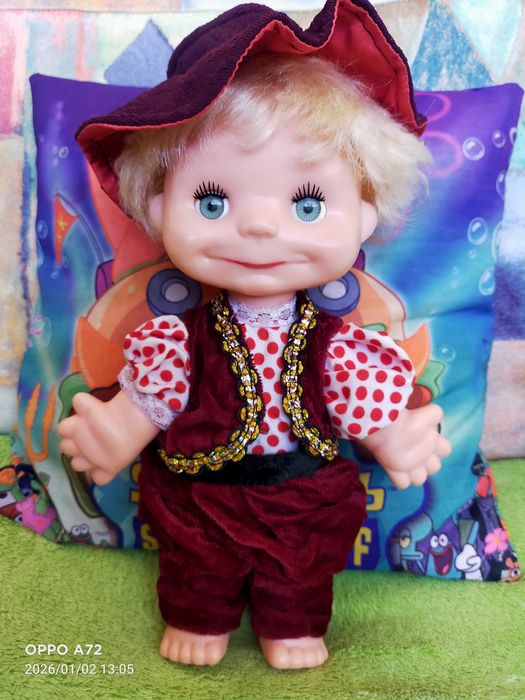 Продам советские  игрушки пластмасс. Листайте.