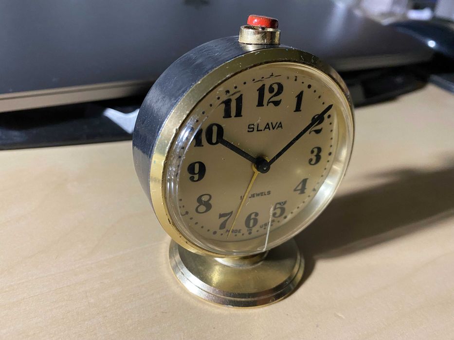 Ceas Slava de masa mecanic desteptator glob