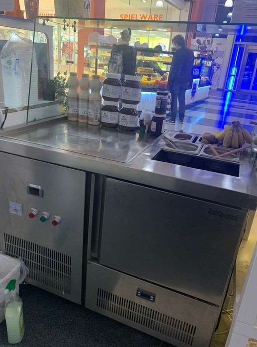 Mașină înghețată thailandeza sau roll ice