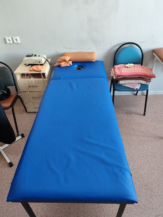 Медицинский кушетка