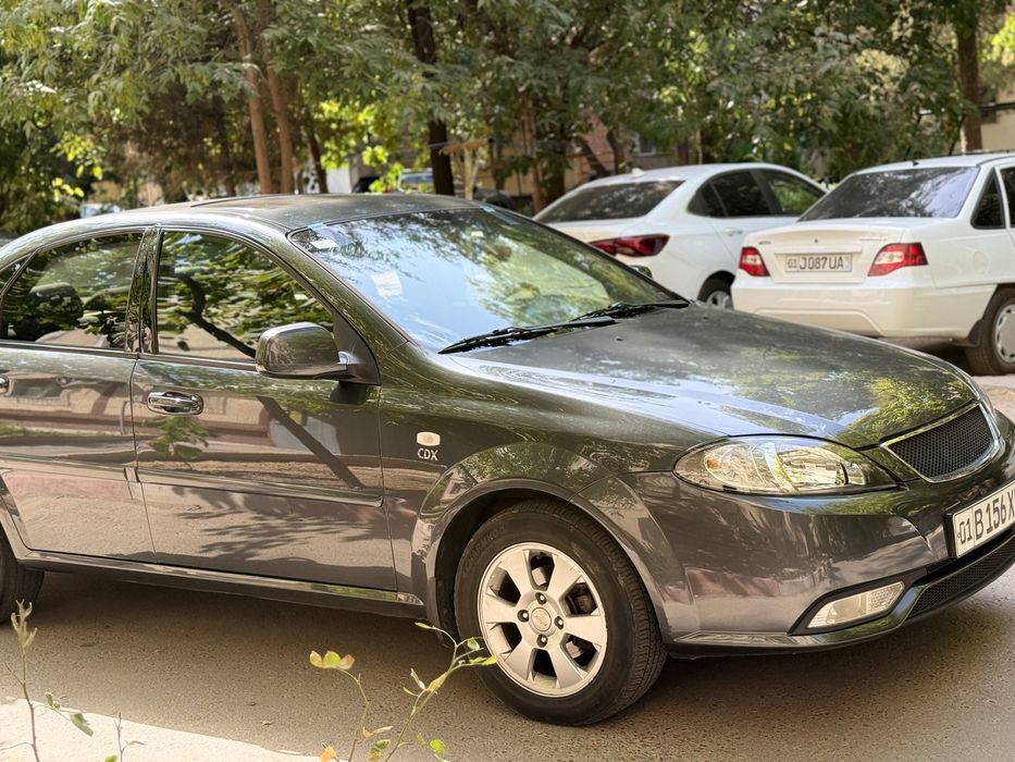 Продается джентра 3 позиция автомат. В хорошем состоянии.