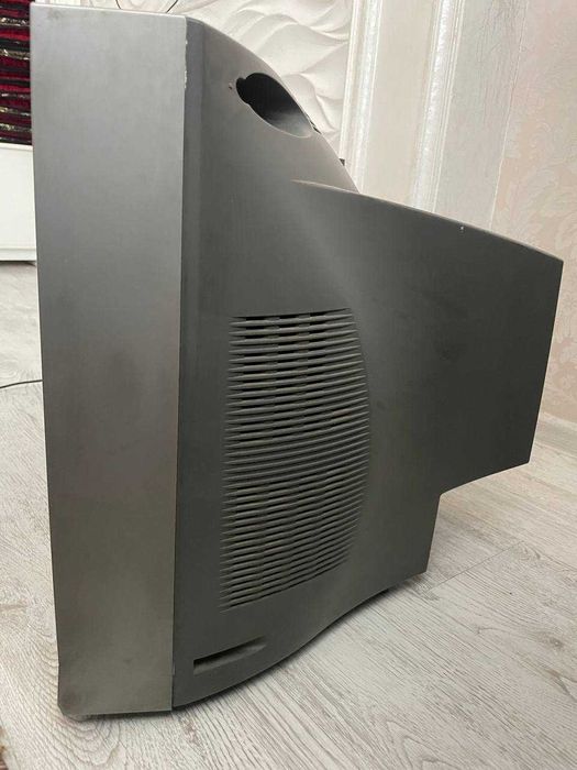 Телевизор Самсунг диагональ 21 дйюм (около 53см)