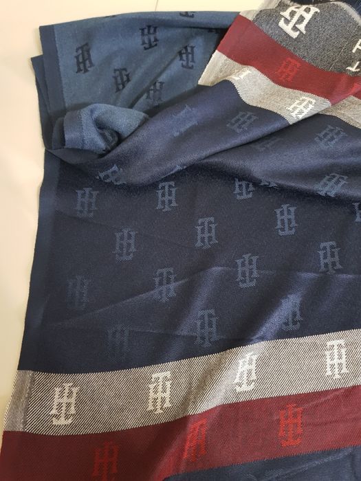 Tommy Hilfiger eşarfă nouă