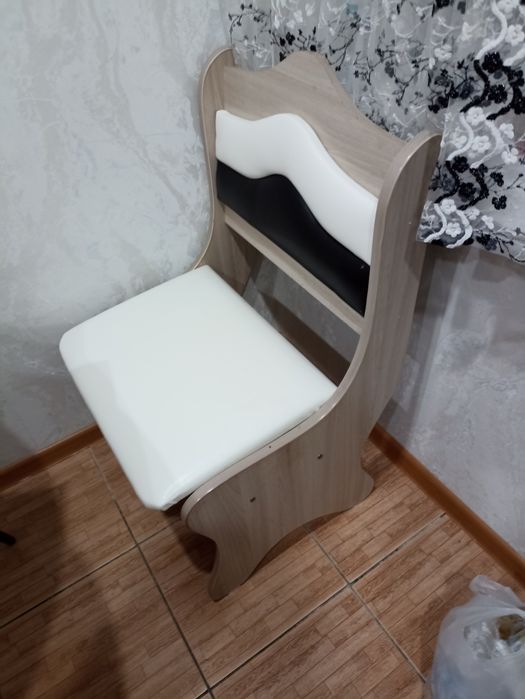 Продам Кухонный стол с