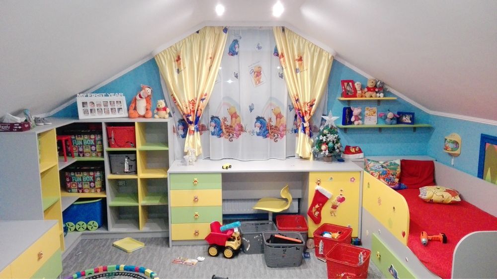 Mobila copii ( dormitor complet) cu tematica winnie