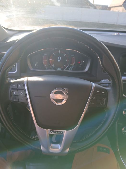 Volvo v60 d6 plug in hibrid 2013  “first edition” editie limitata