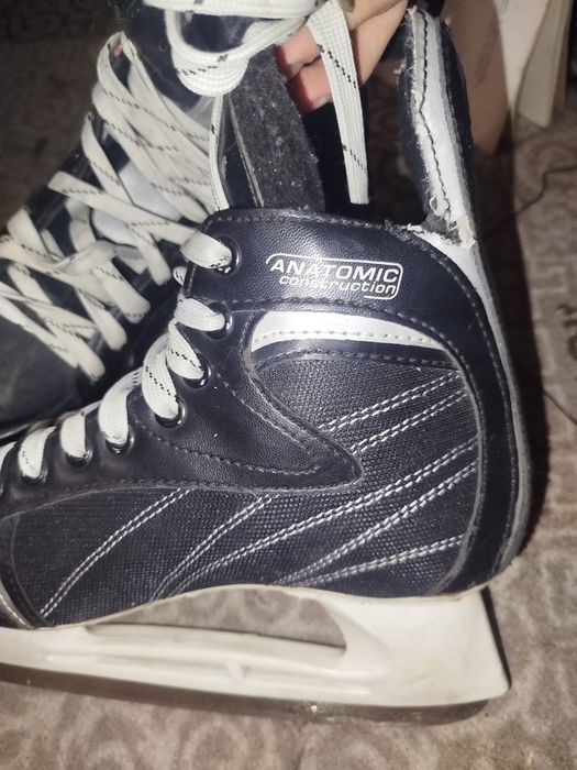 Продам коньки срочно!