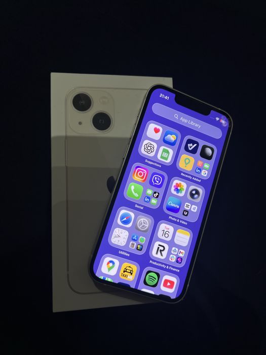 Iphone 13 mini бял