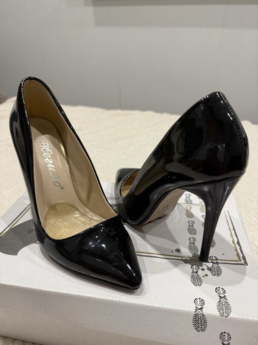 Черни лачени токчета, 37 размер