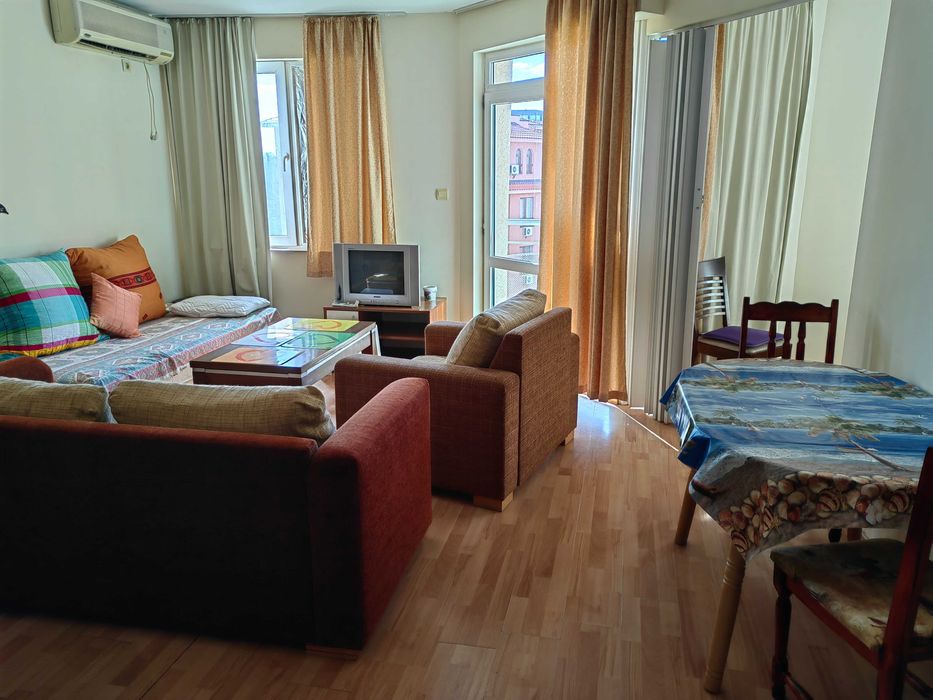 Дава се под наем Двустаен апартамент в к.к. Слънчев бряг - 60 кв.м за 48000 € - Снимка #1