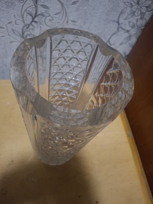 Хрустальная ваза.