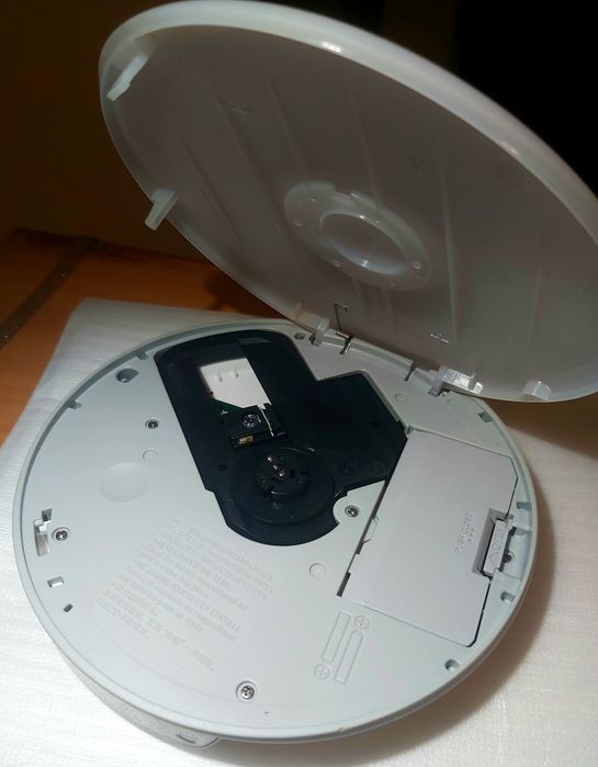 Sony Walkman D-EJ000 CD Player Portabil – Stare Excelentă, Funcțional