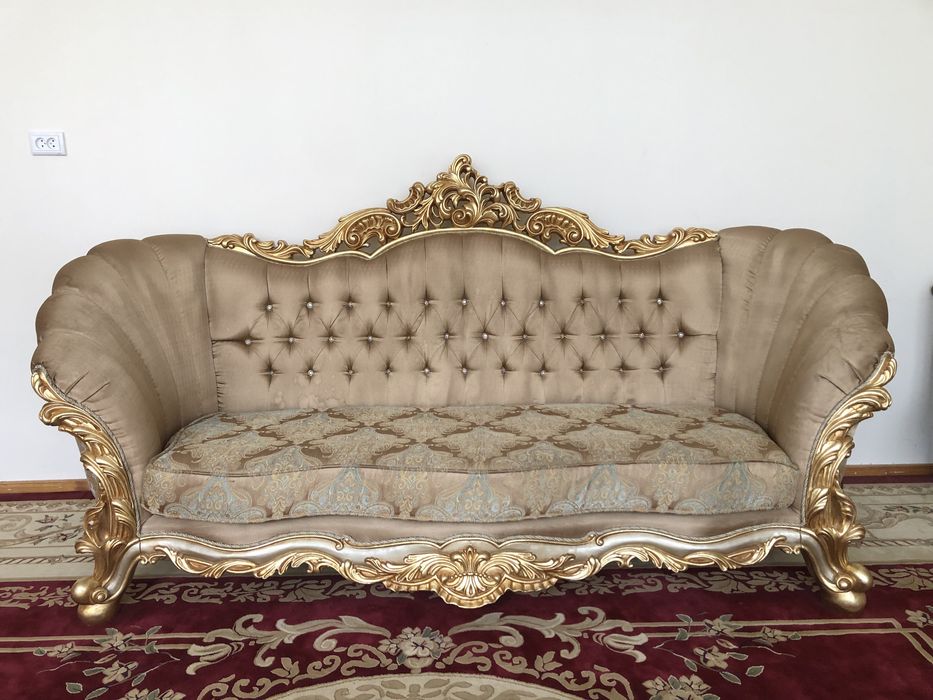 Продается диван (большой)