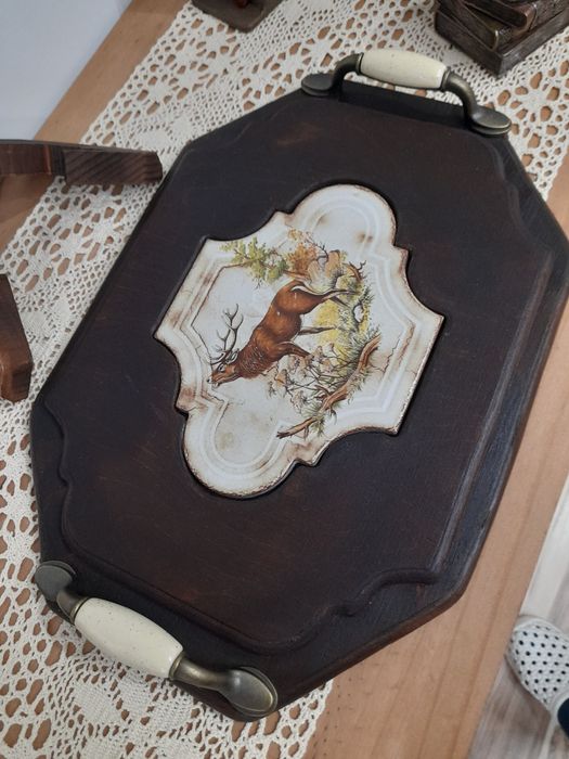 Ръчно изработен дървен поднос