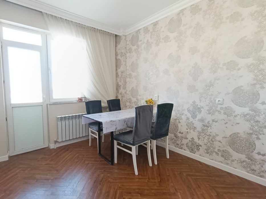 Продам трёхкомнатную квартиру