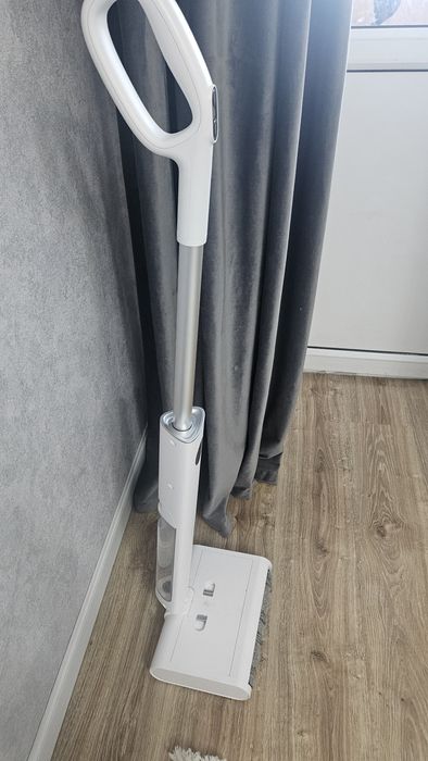 Продам ТРИ  пылесоса за 80 тыс. В хорошем состоянии.